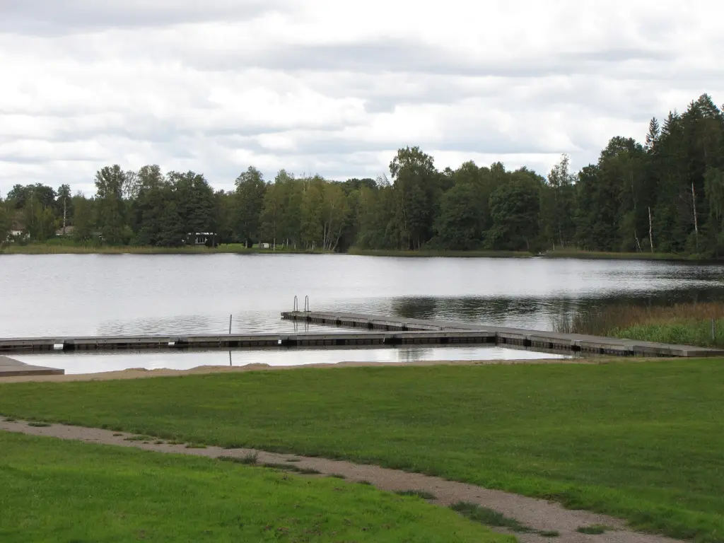 Estabosjön är en liten sjö i Åsbro i Närke. Sjön har en fin badplats.