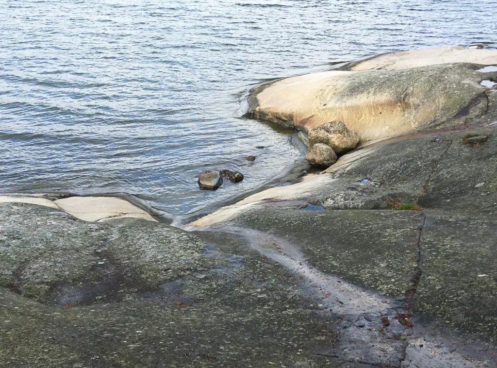 Gålö havsbad, klippor