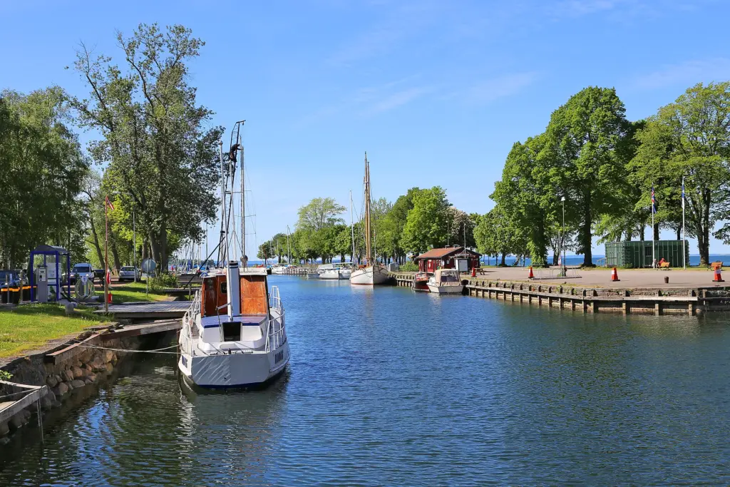 Vadstena beach promenade Hamnparken.