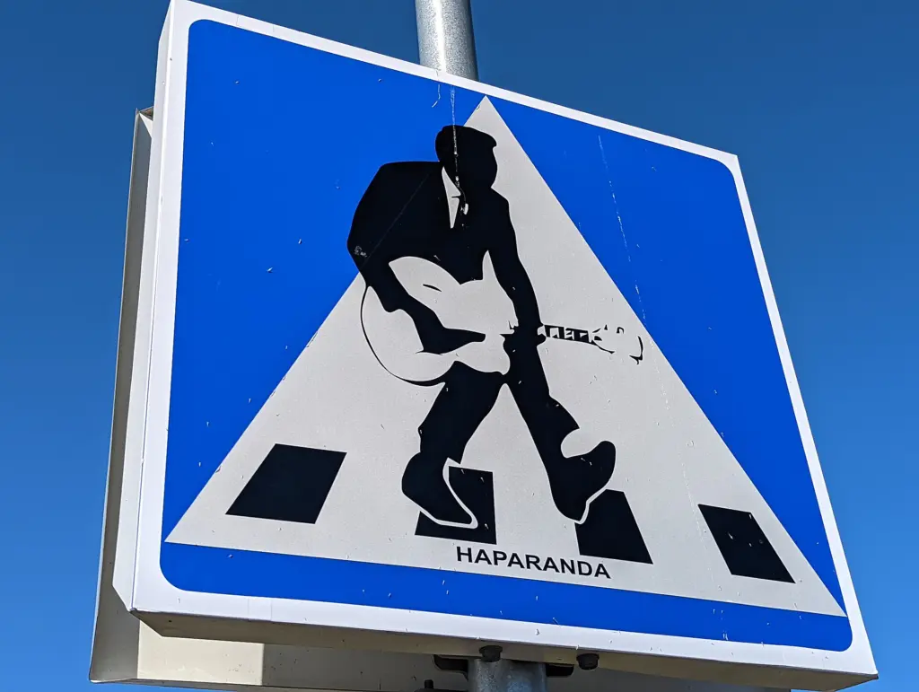 Övergångställe i Haparanda längs strandpromenaden.