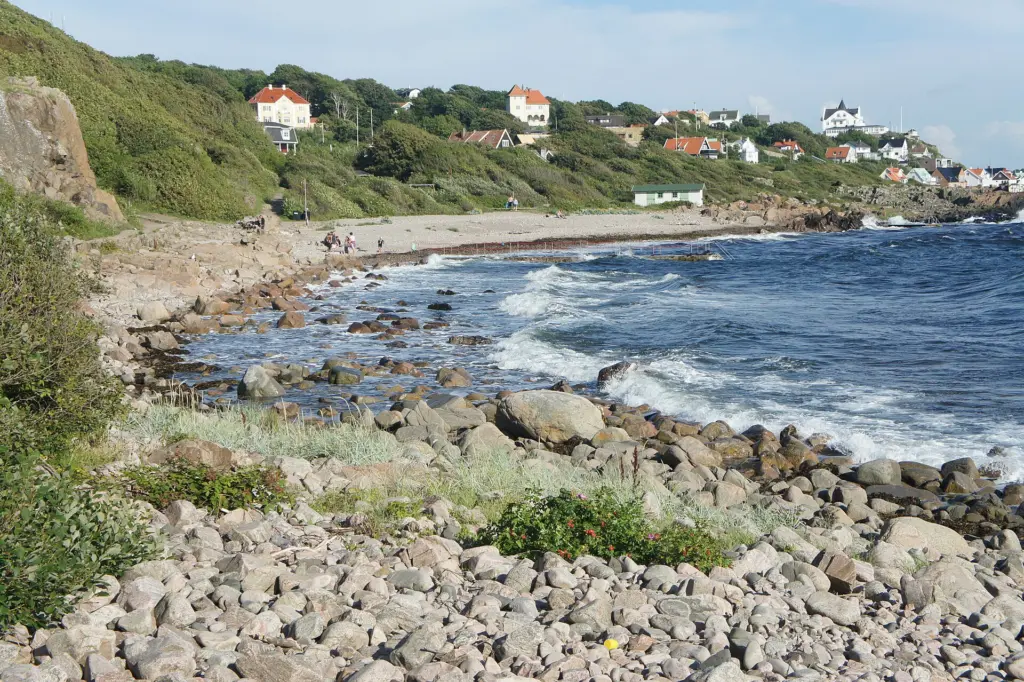 Klapperstensstranden i Solviken norr om Mölle