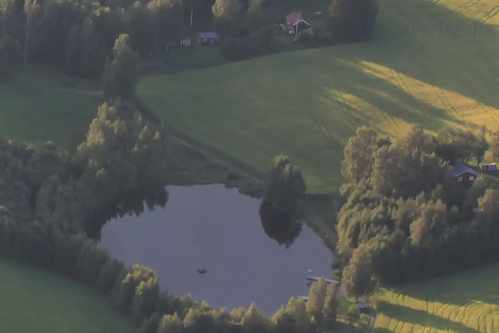 Flygfoto över Präst-Olles sjö, Gagnefs kommun, Dalarnas län, Sverige