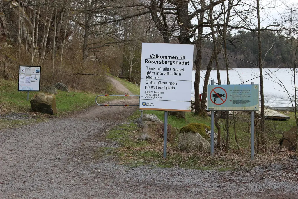 Rosersbergsbadet från norr.